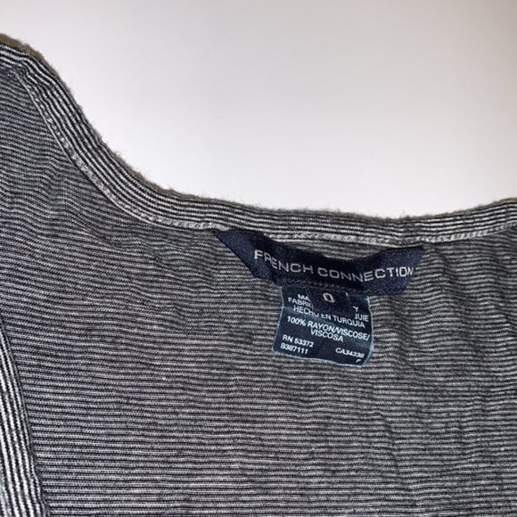 French Connection Striped Black and White Batwing Tunic - Women’s Size 0 - Picture 5 of 7